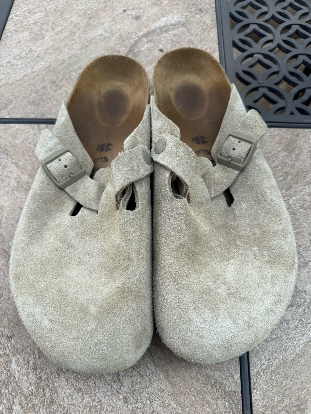 Birkenstock Boston Suede Clog Mules in Light Gray/Green